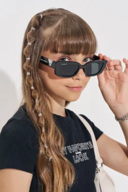 Alternative view of Lentes teen